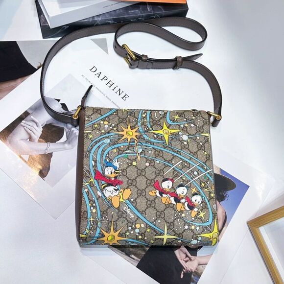 Disney Handbags - Disney Women Pre-Loved Bag Very Good Condition
